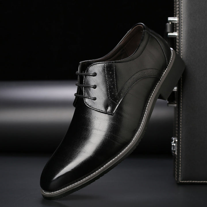 Lightweight Lace-Up With A Pointed Toe - Max