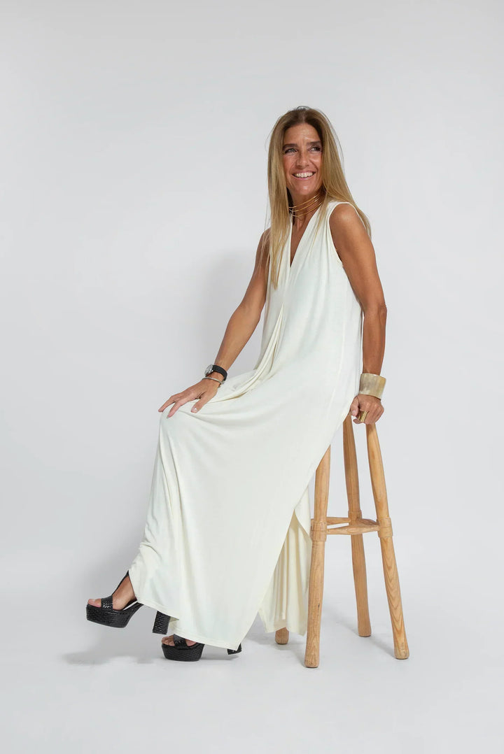 Long Sleeveless Dress With V-Neckline - Cynthia