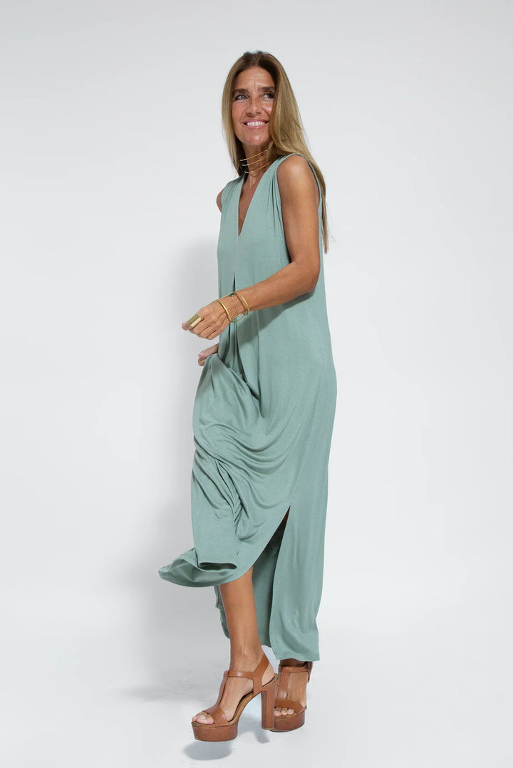 Long Sleeveless Dress With V-Neckline - Cynthia
