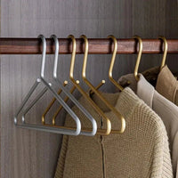 Luxury Non-Slip Clothes Hangers - Closura