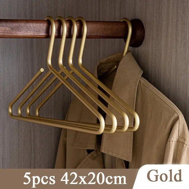 Luxury Non-Slip Clothes Hangers - Closura