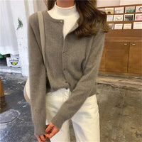Wygodny dziany sweter z guzikami - Isla