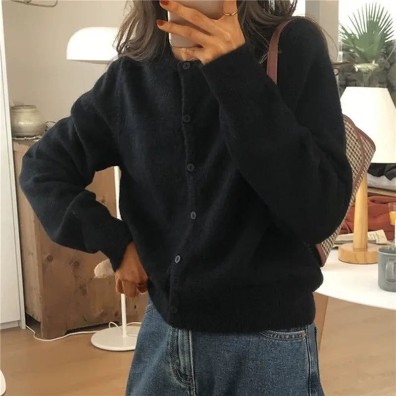 Wygodny dziany sweter z guzikami - Isla