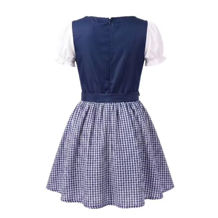 Achterkant van de donkerblauwe dirndl met ritssluiting in het midden, witte pofmouwen en blauw-wit geruite rok. 6