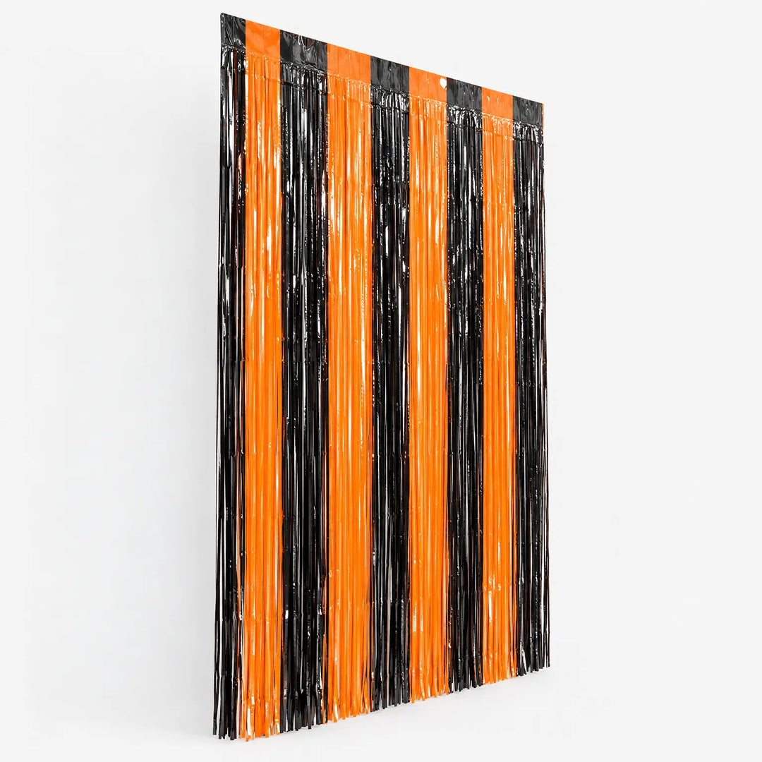 Metallic Wall Curtain - Glintor