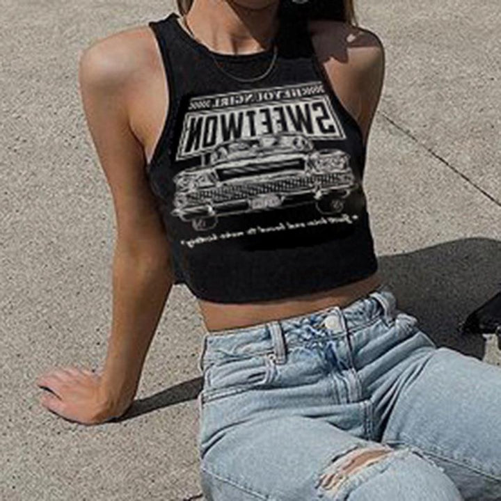 Trendy women's crop top with car print and round neckline – Maila
