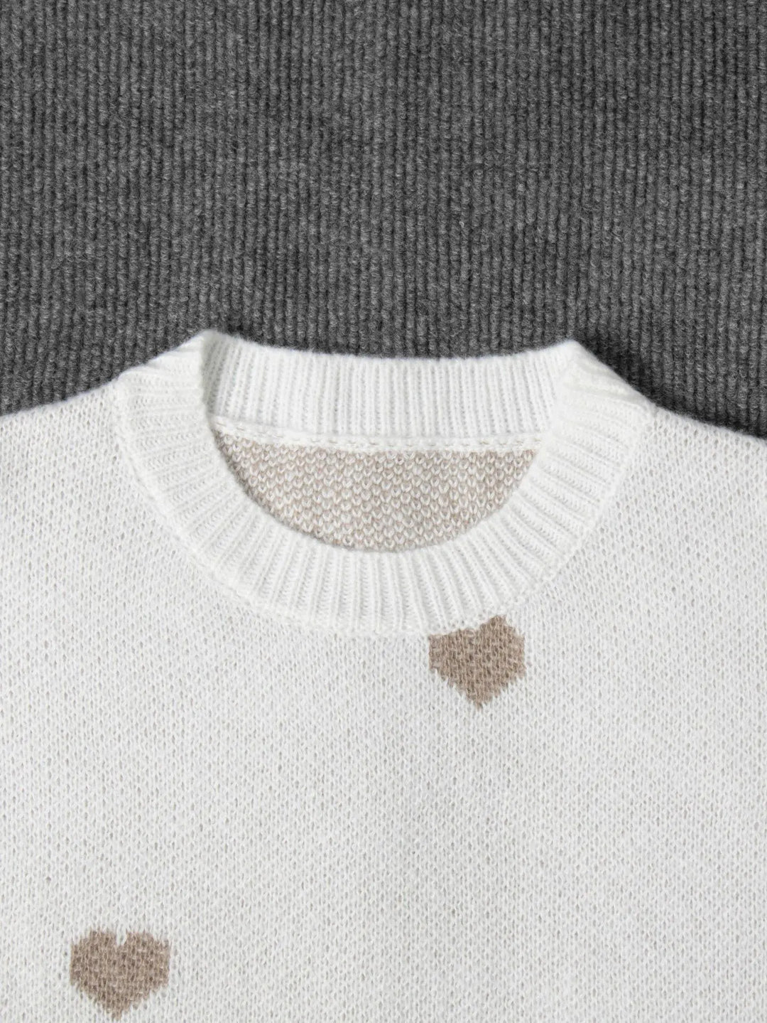 Oversized Gebreide Trui Met Geborduurde Hartjes - Sophia