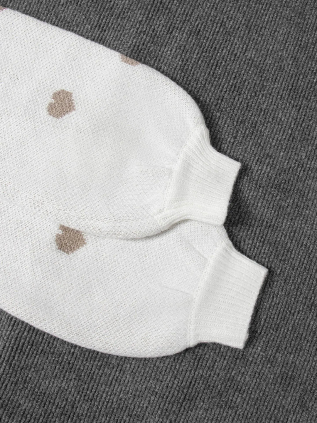 Oversized Gebreide Trui Met Geborduurde Hartjes - Sophia
