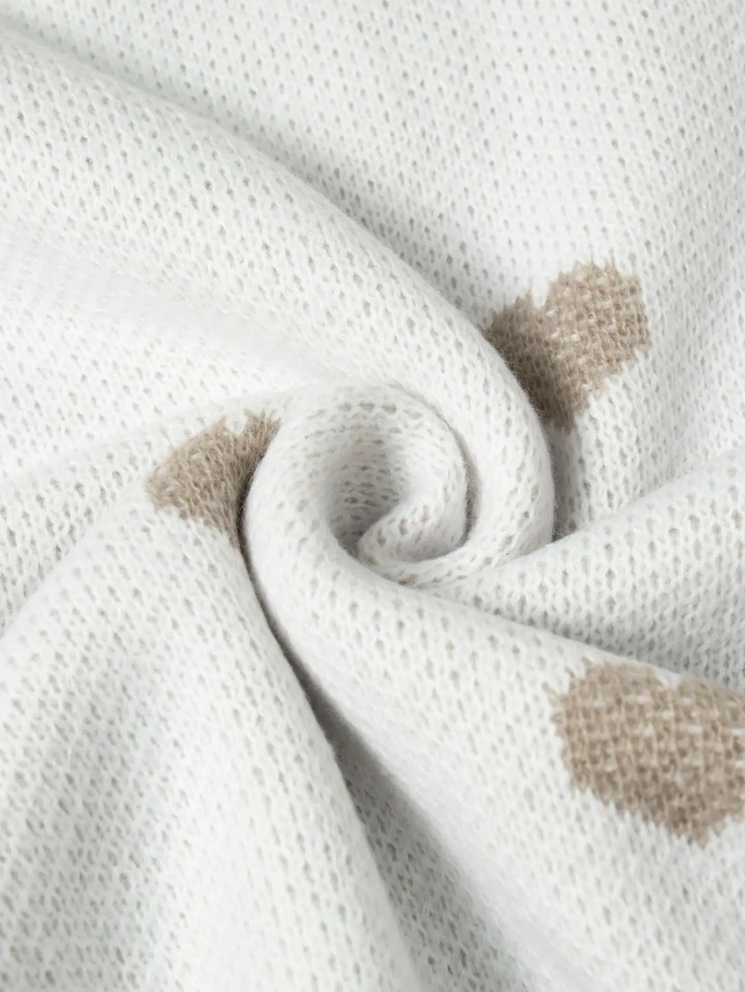 Oversized Gebreide Trui Met Geborduurde Hartjes - Sophia