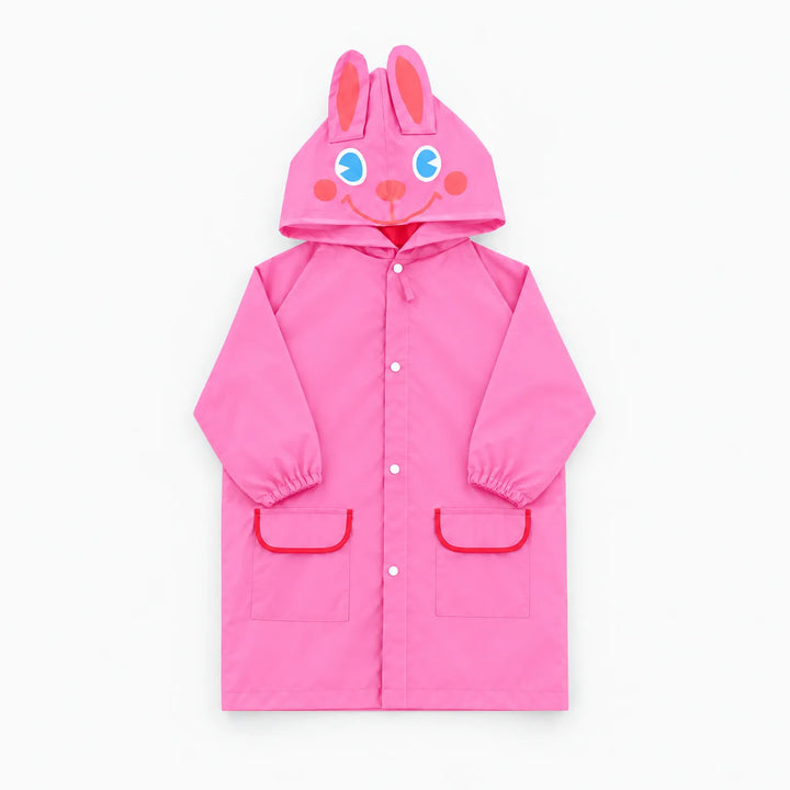 Roze jack met konijnengezicht en rechtopstaande oren op de capuchon, rode randen om de zakken, op witte achtergrond. 9