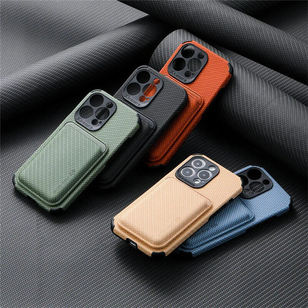 Vijf telefoonhoesjes met kaarthouder in groen, zwart, oranje, beige en blauw op donkere geweven stof 1