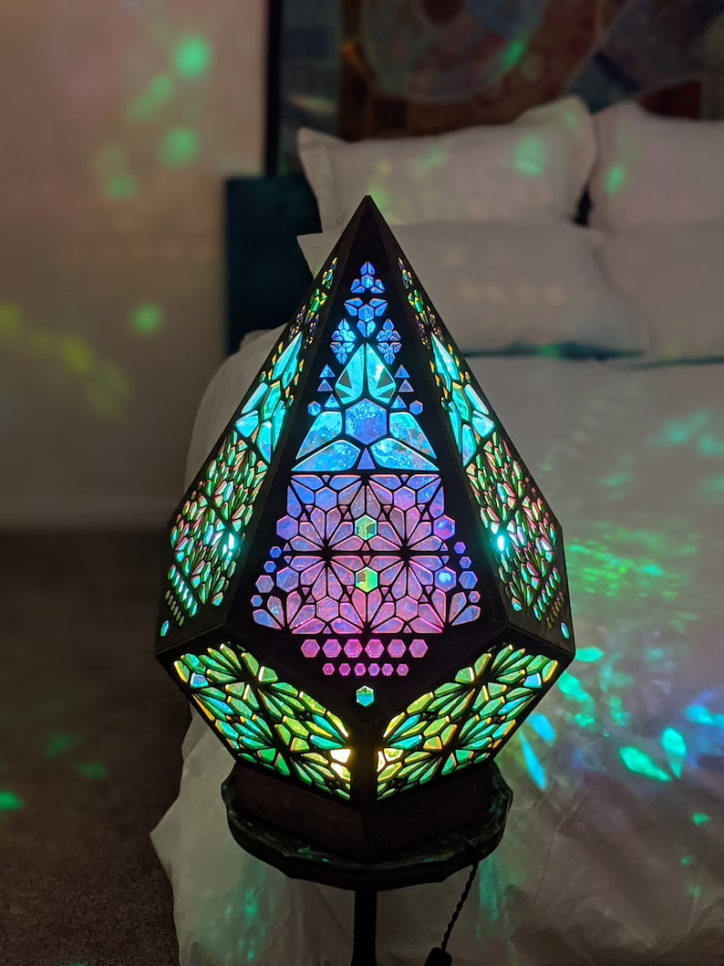 Glas-in-Lood Stijl LED Tafellamp - LumiAura