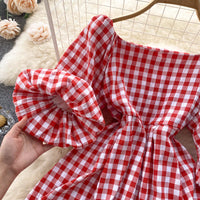 Fashionable women's dress with square neckline and puff sleeves - Selina