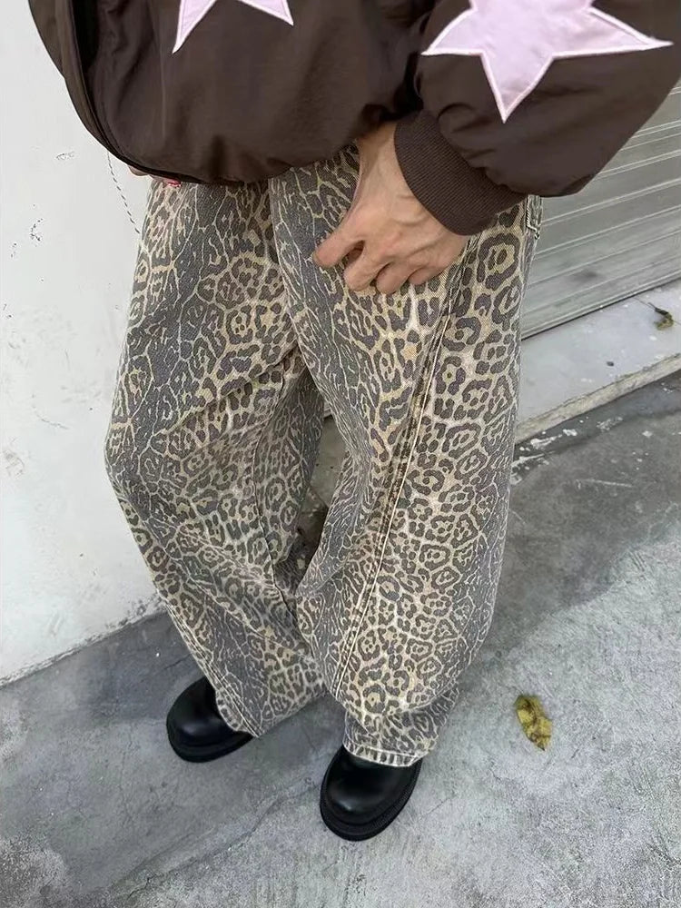 High-Waisted Women's Pants with Leopard Print - Selina