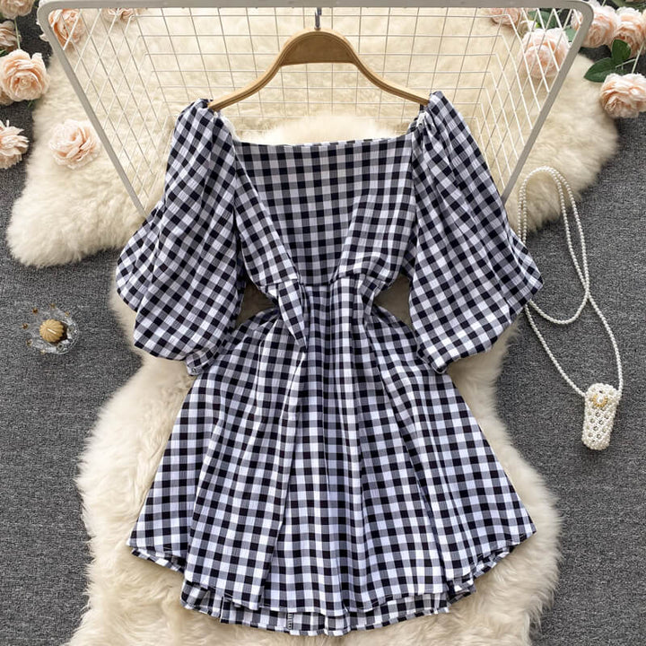 Fashionable women's dress with square neckline and puff sleeves - Selina
