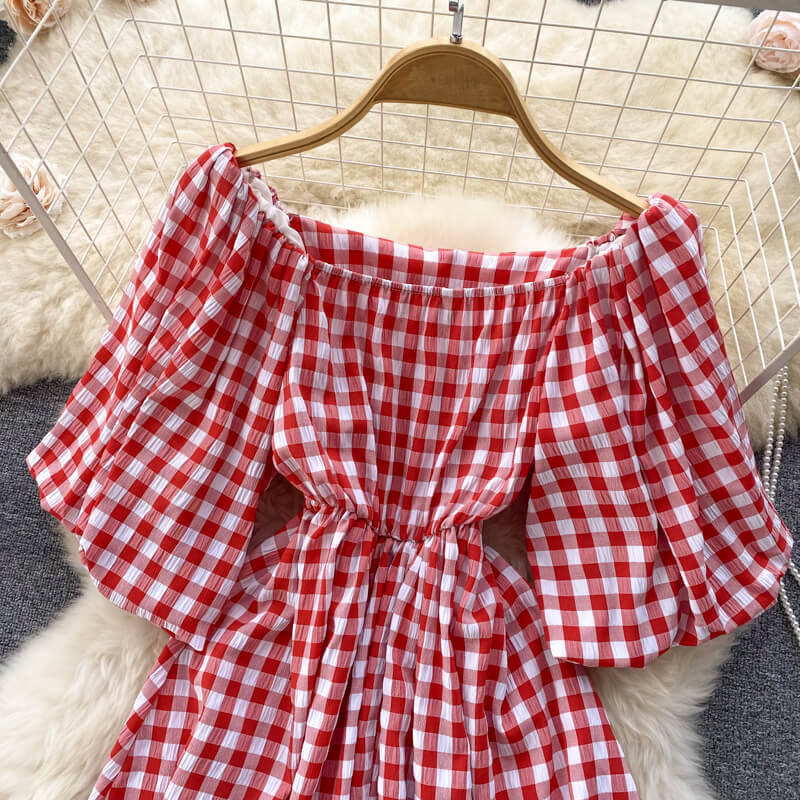 Fashionable women's dress with square neckline and puff sleeves - Selina