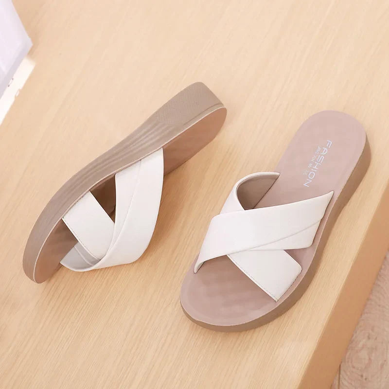 Women's wedge flip-flops made of synthetic leather with open toe area – Cassy