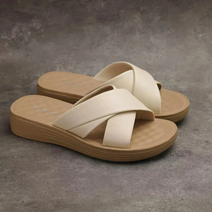 Women's wedge flip-flops made of synthetic leather with open toe area – Cassy