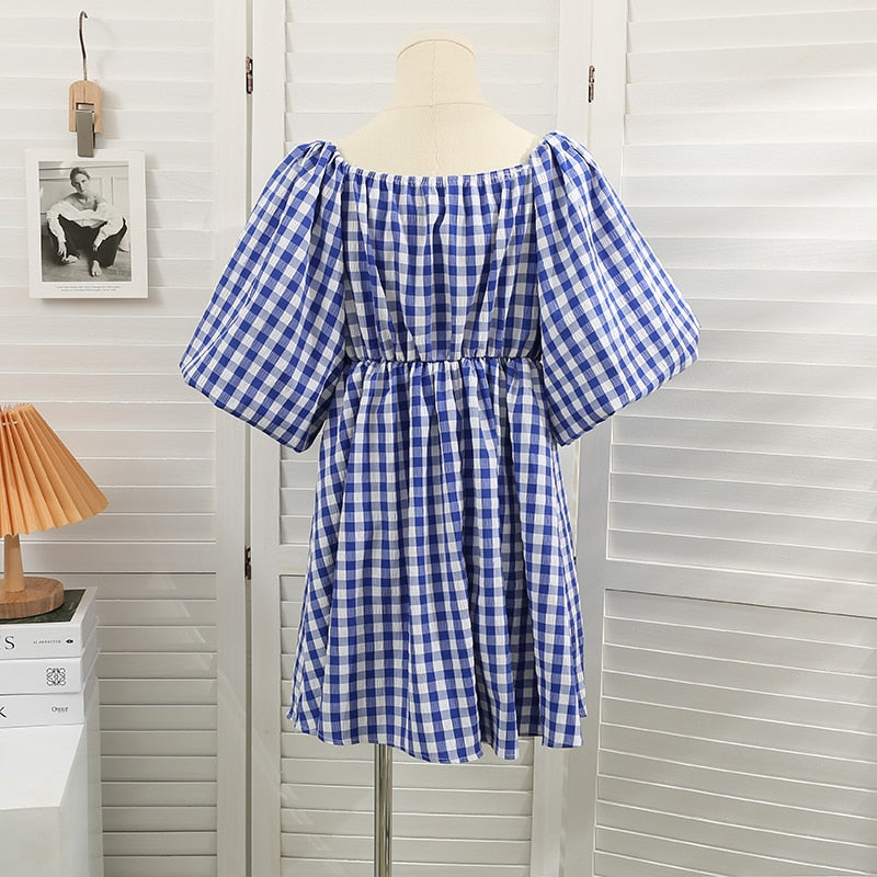 Fashionable women's dress with square neckline and puff sleeves - Selina