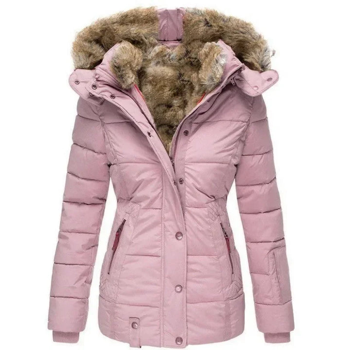 Roze gewatteerde winterparka met capuchon met imitatiebontvoering, drukknopen, ritssluiting en tailleversiering, vooraanzicht. 6