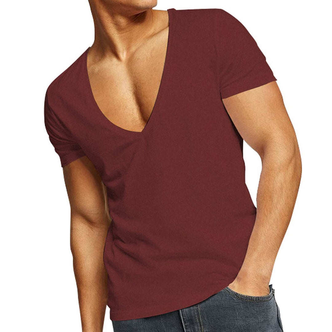 Casual and figure-flattering men's V-neck T-shirt – Jonas