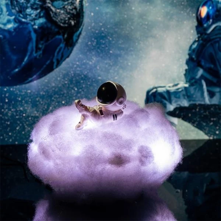 Astronaut Cloud Lamp - AstroCloud