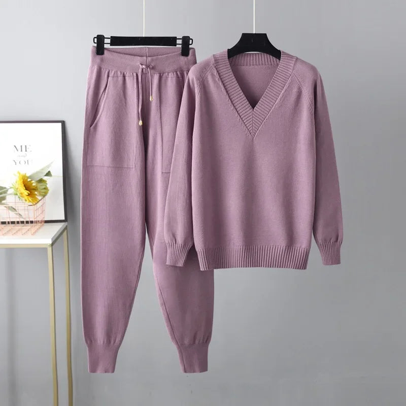 Tweedelige Gebreide Dames Set met V-hals Trui & Broek – Noelia