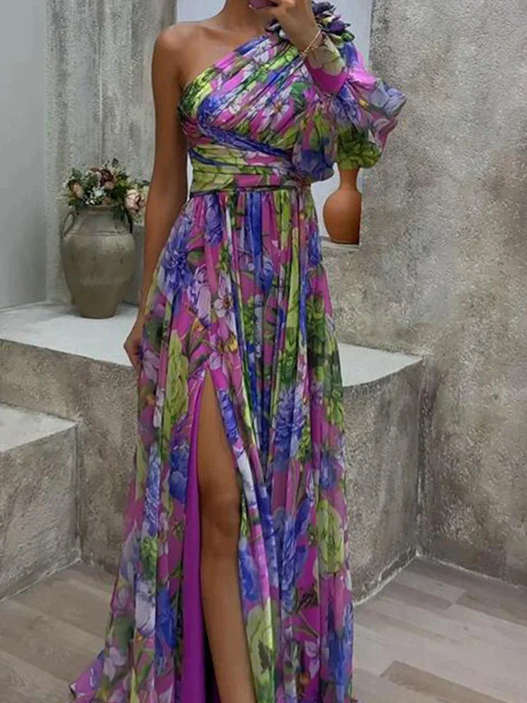 Lila maxi sukienka z nadrukiem i rozcięciem na boku, bez rękawa - Viola
