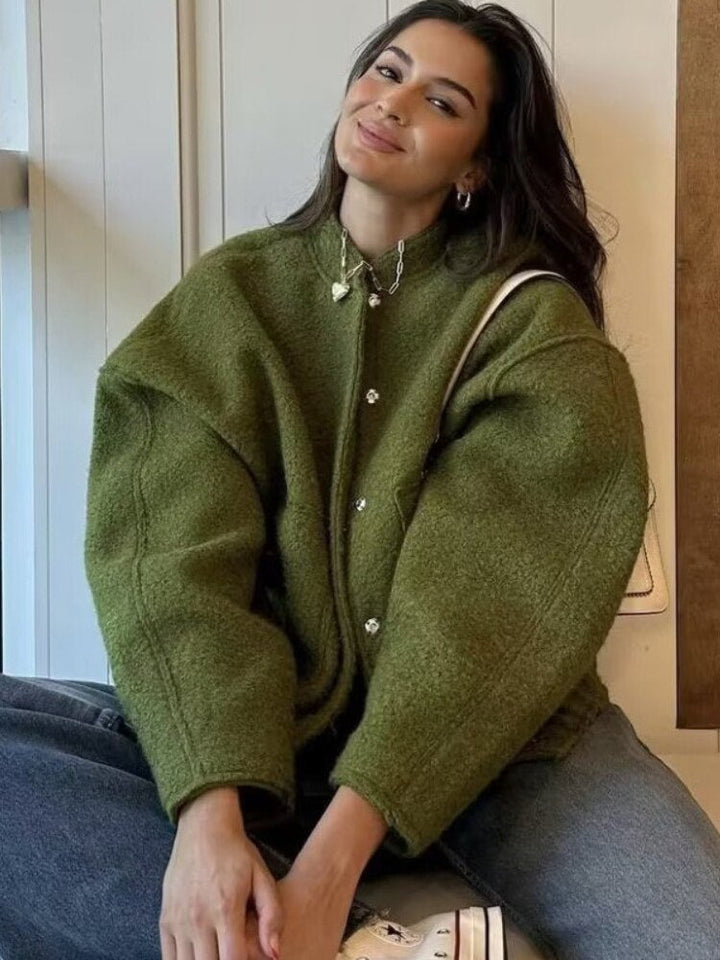 Oversized wełniany płaszcz z okrągłym kołnierzem i guzikami - Selena