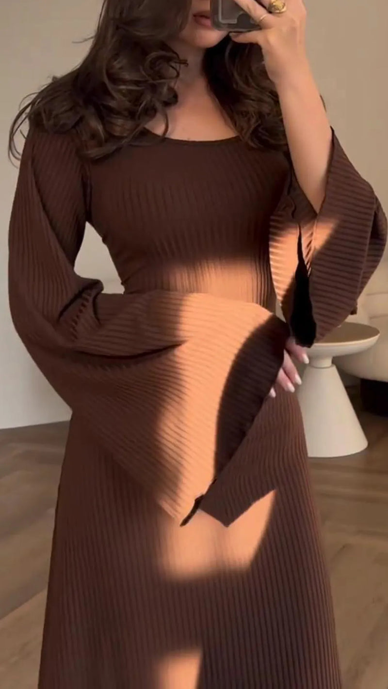 Stylish Bodycon Maxi Dress with Lace-Up - Valencia