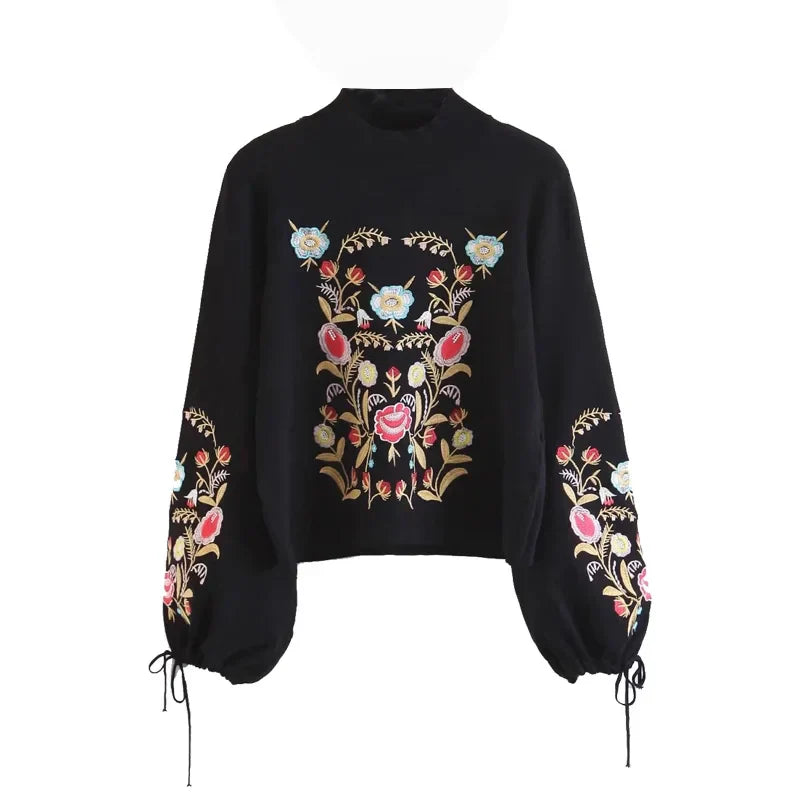 Sweter z haftowanymi kwiatami - Alina
