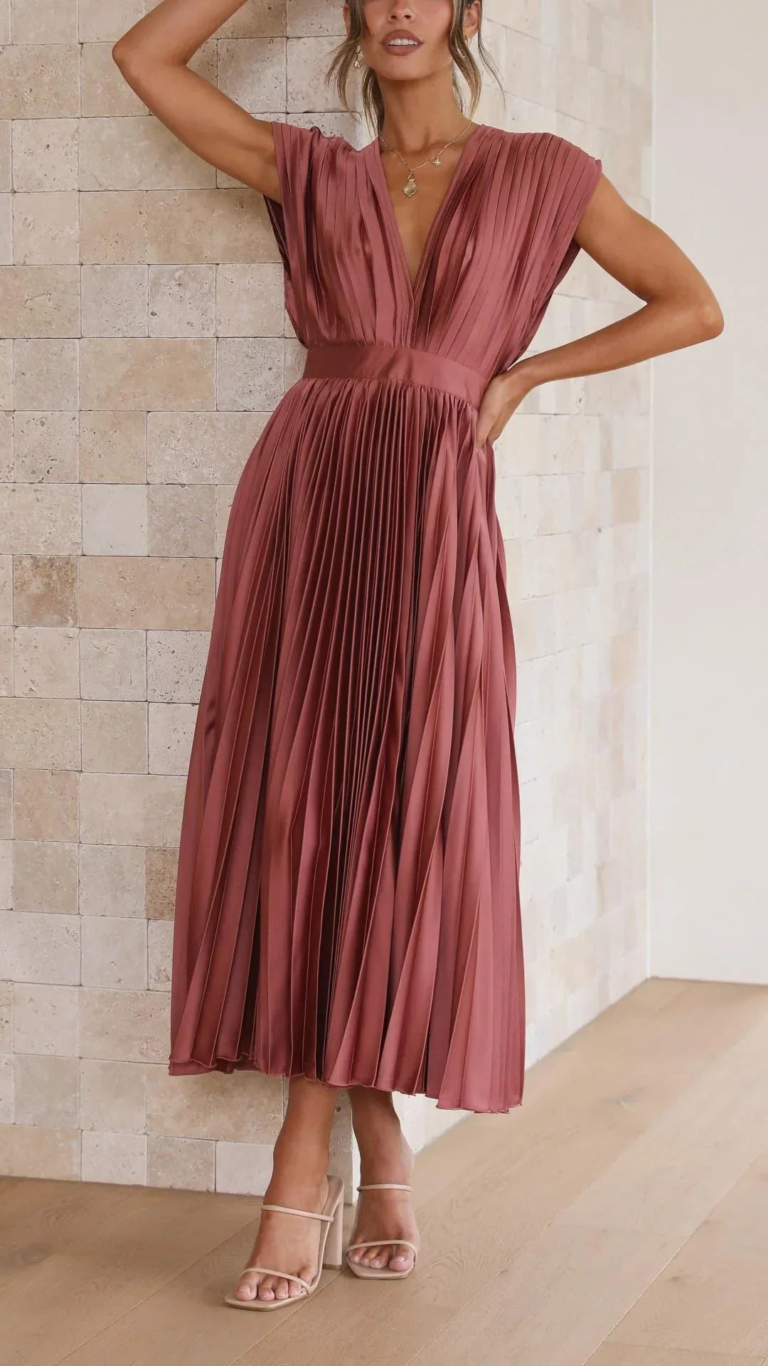 Trendy V-Hals Jurk met Striksluiting - Isabella