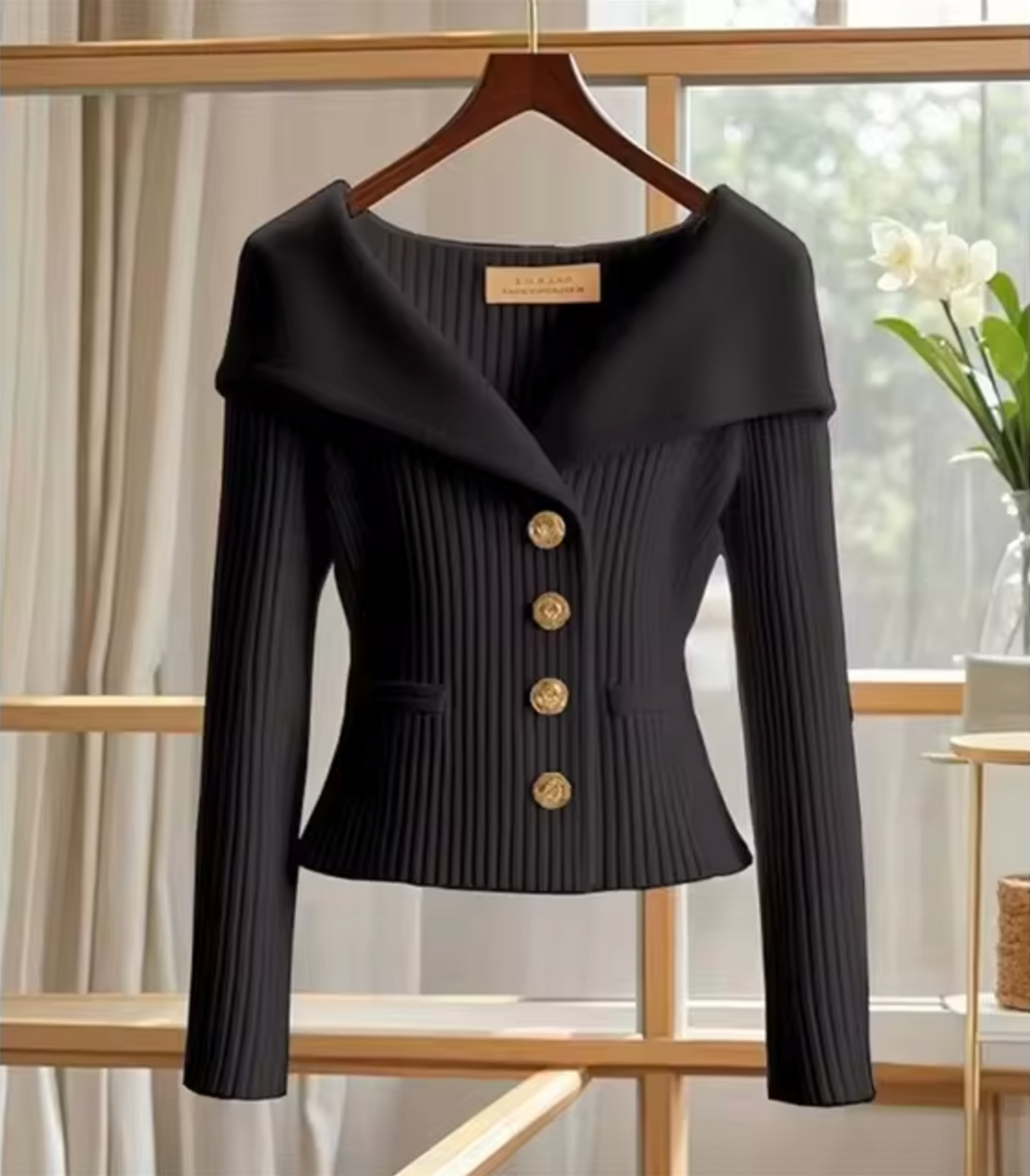Taillierte Kurze Strickjacke - Cosima