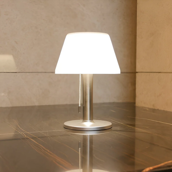 Stylowa lampa stołowa na energię słoneczną - SolarLuxe