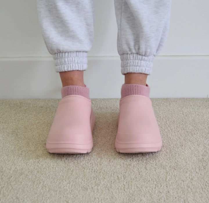 Weather-Resistant Comfort Clogs with Cloud Cushioning - Mireille