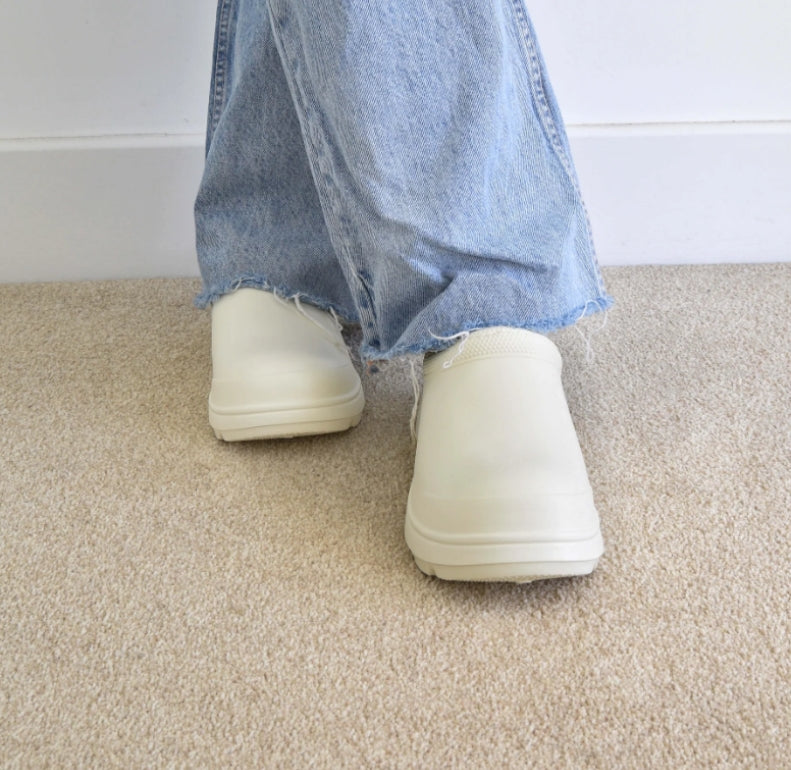 Weather-Resistant Comfort Clogs with Cloud Cushioning - Mireille