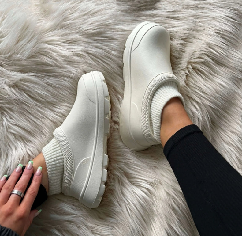 Weather-Resistant Comfort Clogs with Cloud Cushioning - Mireille
