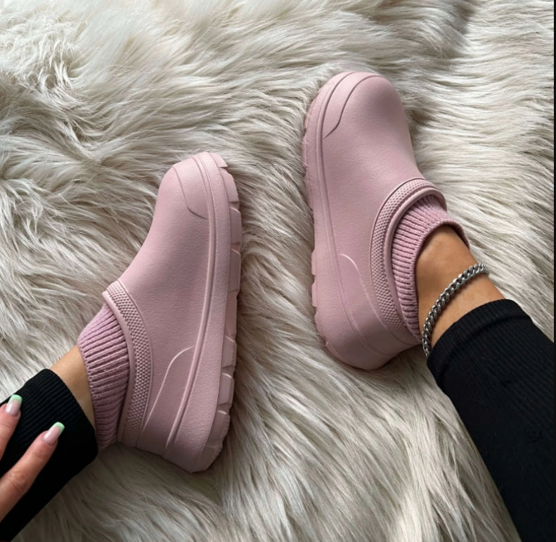 Weather-Resistant Comfort Clogs with Cloud Cushioning - Mireille