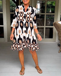 Trendy jurk met korte mouwen en abstracte print & losse snit – Liora