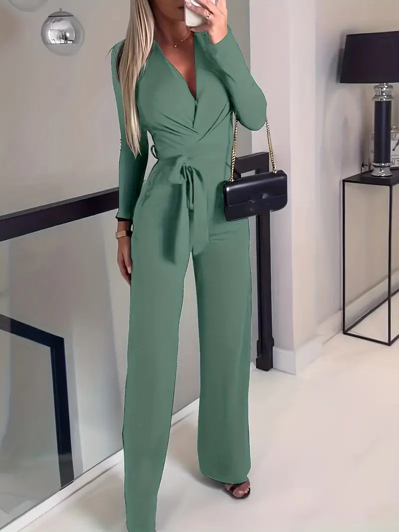 Wijd uitlopende jumpsuit met ceintuur en V-hals - Elise
