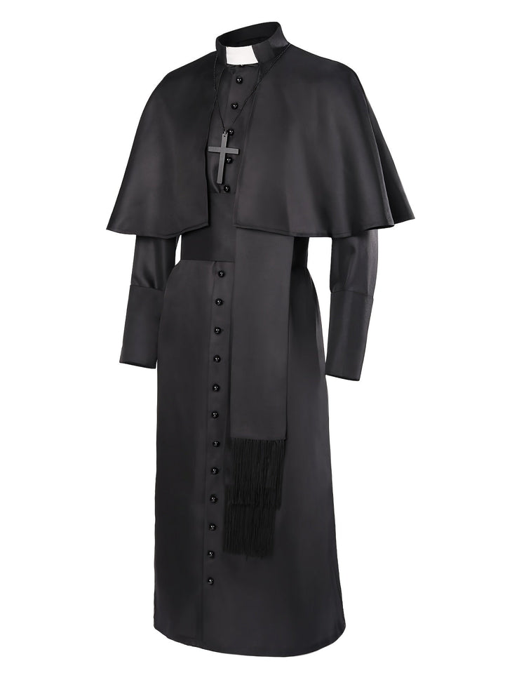 Zwart priestergewaad met cape, kruisketting en sjerp met franje, schuin van voren getoond op witte achtergrond 2