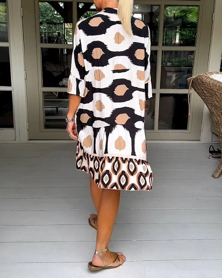 Trendy jurk met korte mouwen en abstracte print & losse snit – Liora