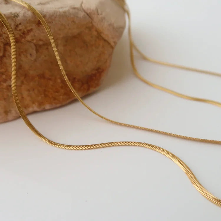 Stylish Slim Snake Necklace - Isis