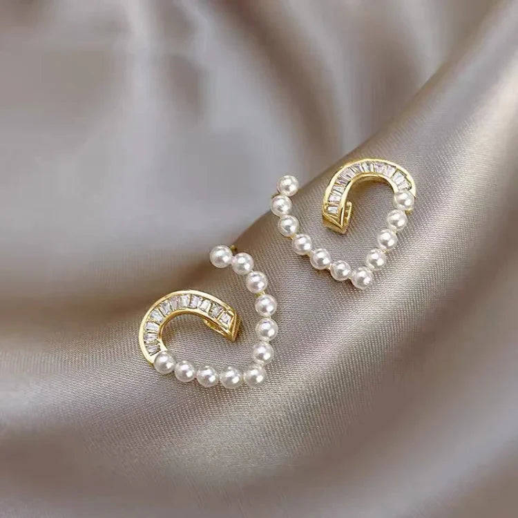 Heart-Shaped Earrings with Pearls and Zirconia - Ameline