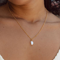 Baroque Pearl Pendant Necklace - Anisa
