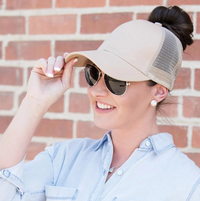 Trendy women's baseball cap with ponytail opening and Velcro closure – Leona