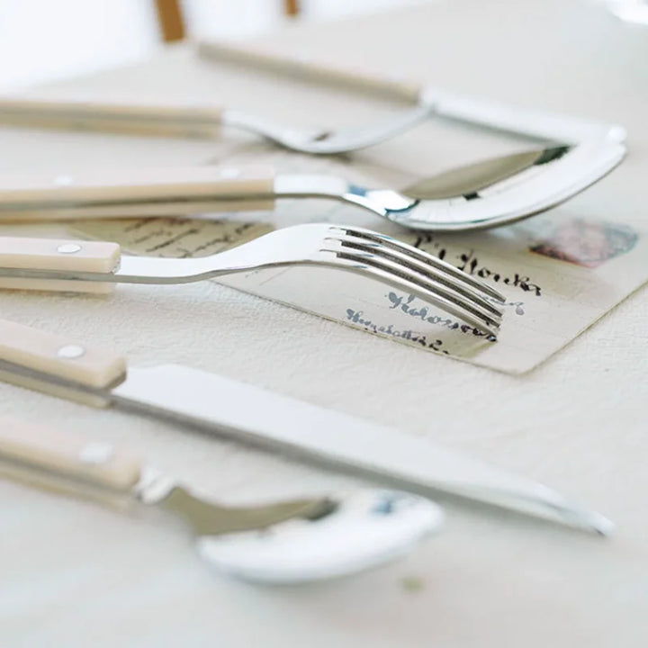 24-częściowy zestaw sztućców ze stali nierdzewnej z grawerowanym wzorem - BistroLine