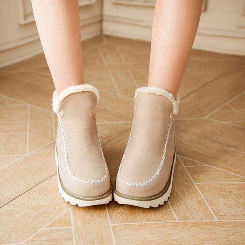Warm and Comfortable Women's Fleece Boots - Olivia