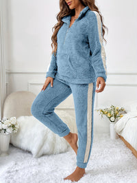 Zachte Pluche Lounge Pyjama Set met Kleuraccenten - Lyra