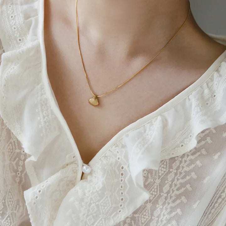 Gold Saint James Shell Flower Necklace - Lila